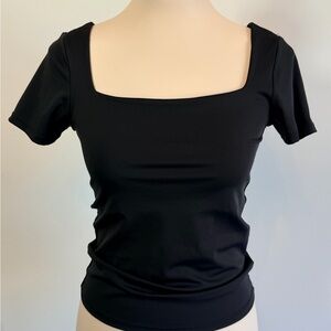 Hunter and Brown Elegant Black Short Sleeve Women's Top